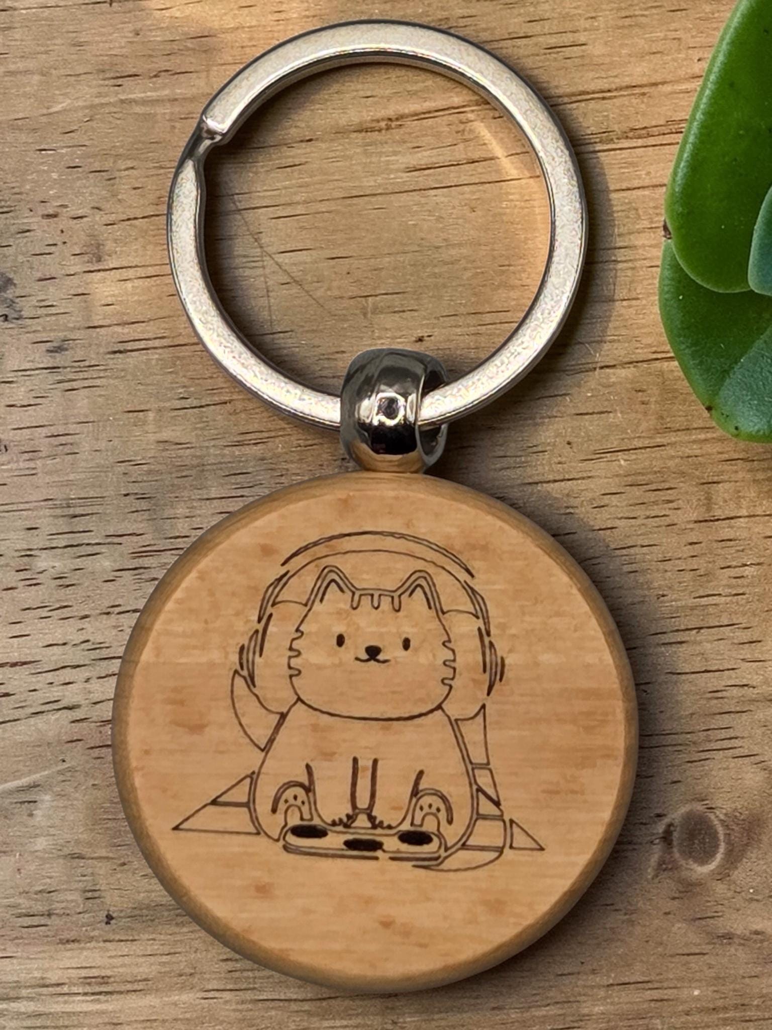Laser Engraved Wooden Cat Keychain – Kawaii Charm for Cat Lovers