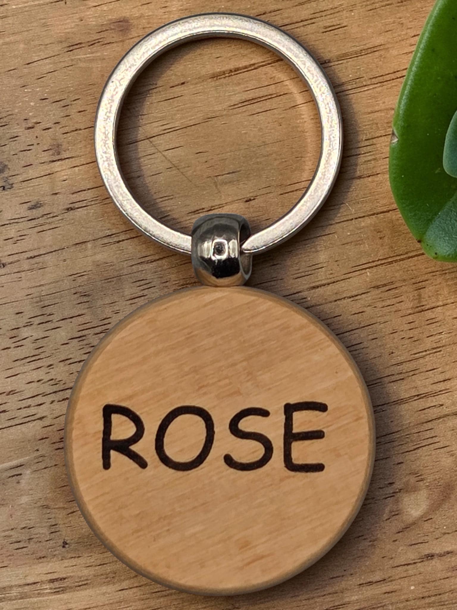 Laser Engraved Wooden Cat Keychain – Kawaii Charm for Cat Lovers