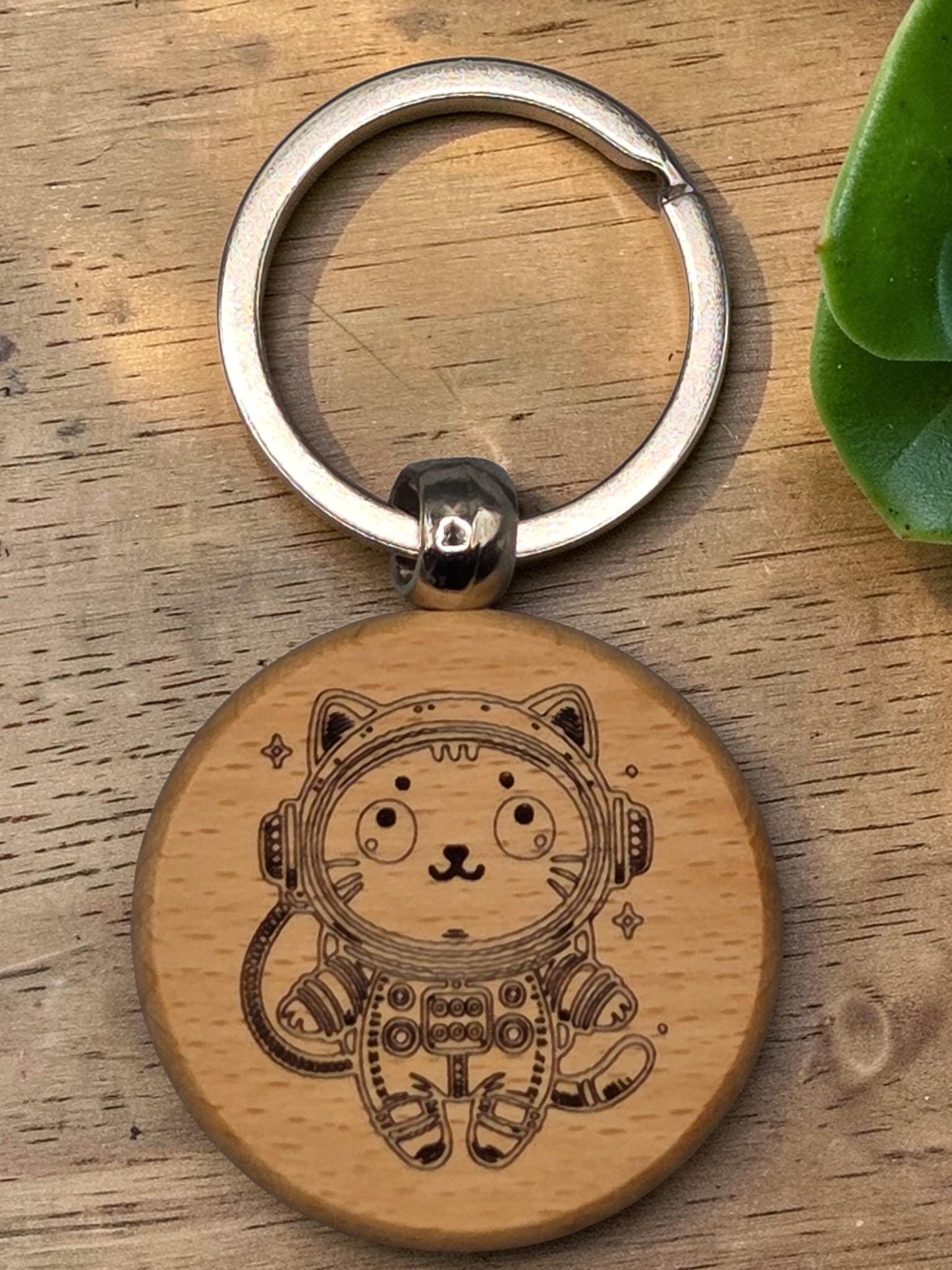 Laser Engraved Wooden Cat Keychain – Kawaii Charm for Cat Lovers